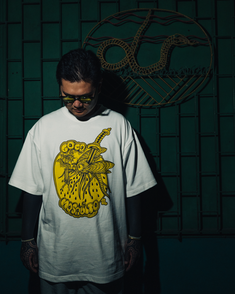 UNISEX] LOCO MOSQUITO CRACKED YELLOW LOGO T-SHIRT – Loco Mosquito
