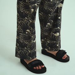 [UNISEX] GAKKIN X LOCO MOSQUITO JAPANESE LOTUS BELTED TROUSERS: Alternate View #10